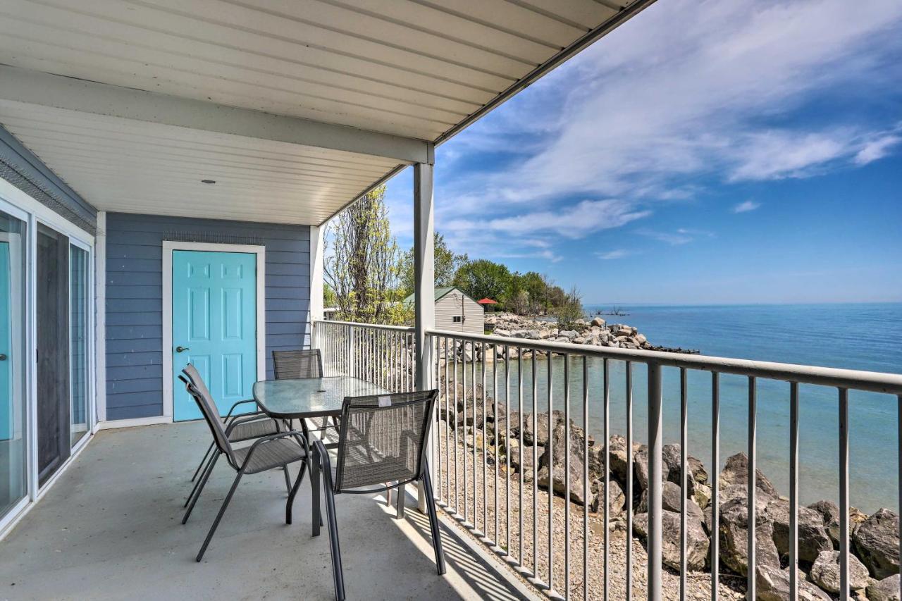 Cozy Lakefront Middle Bass Retreat With Balcony Put-in-Bay Ngoại thất bức ảnh