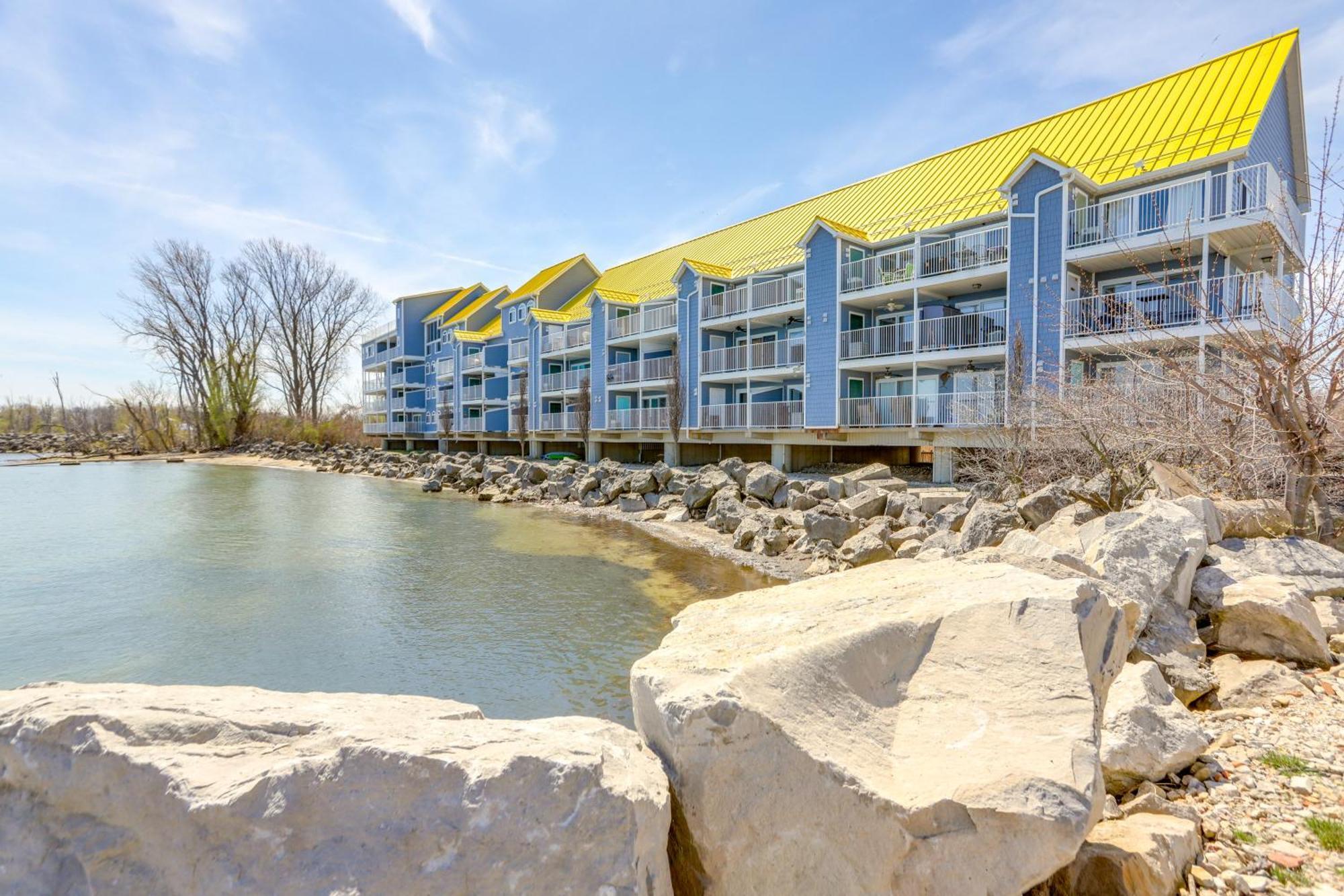 Cozy Lakefront Middle Bass Retreat With Balcony Put-in-Bay Ngoại thất bức ảnh