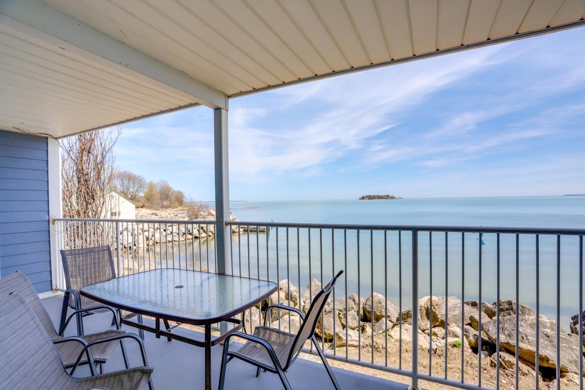 Cozy Lakefront Middle Bass Retreat With Balcony Put-in-Bay Ngoại thất bức ảnh