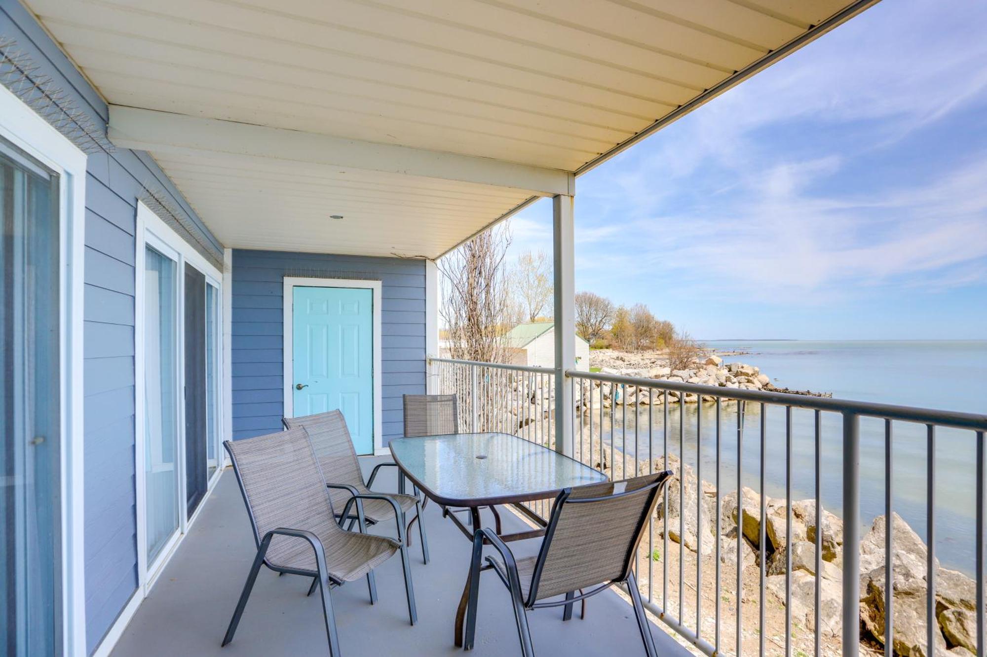 Cozy Lakefront Middle Bass Retreat With Balcony Put-in-Bay Ngoại thất bức ảnh